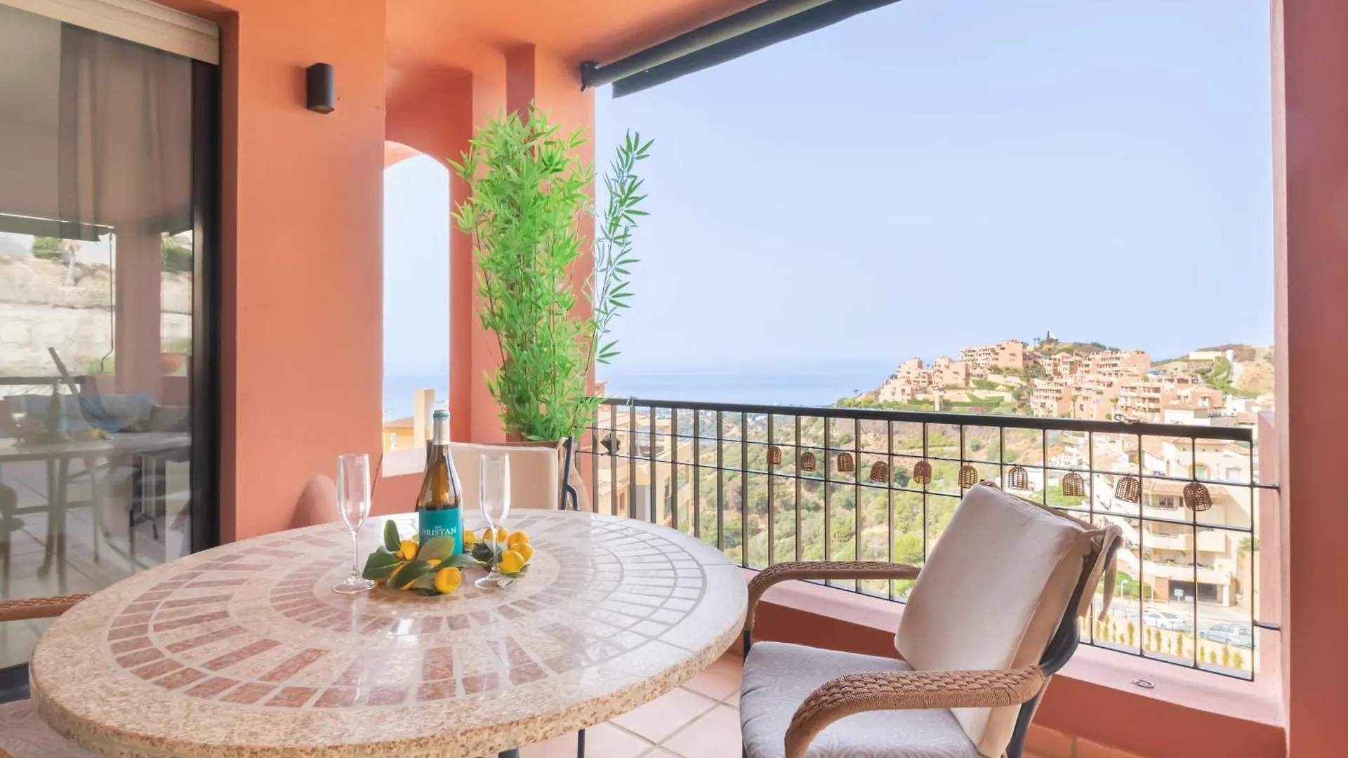 Calma Cascada Seaview Apartment Sitio de Calahonda