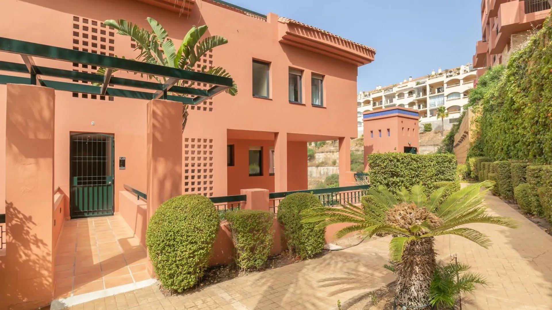 Calma Cascada Seaview Apartment Sitio de Calahonda Spain