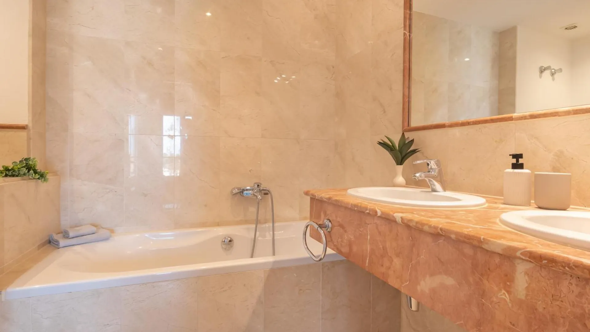 Calma Cascada Seaview Apartment Sitio de Calahonda 0*,  Spain